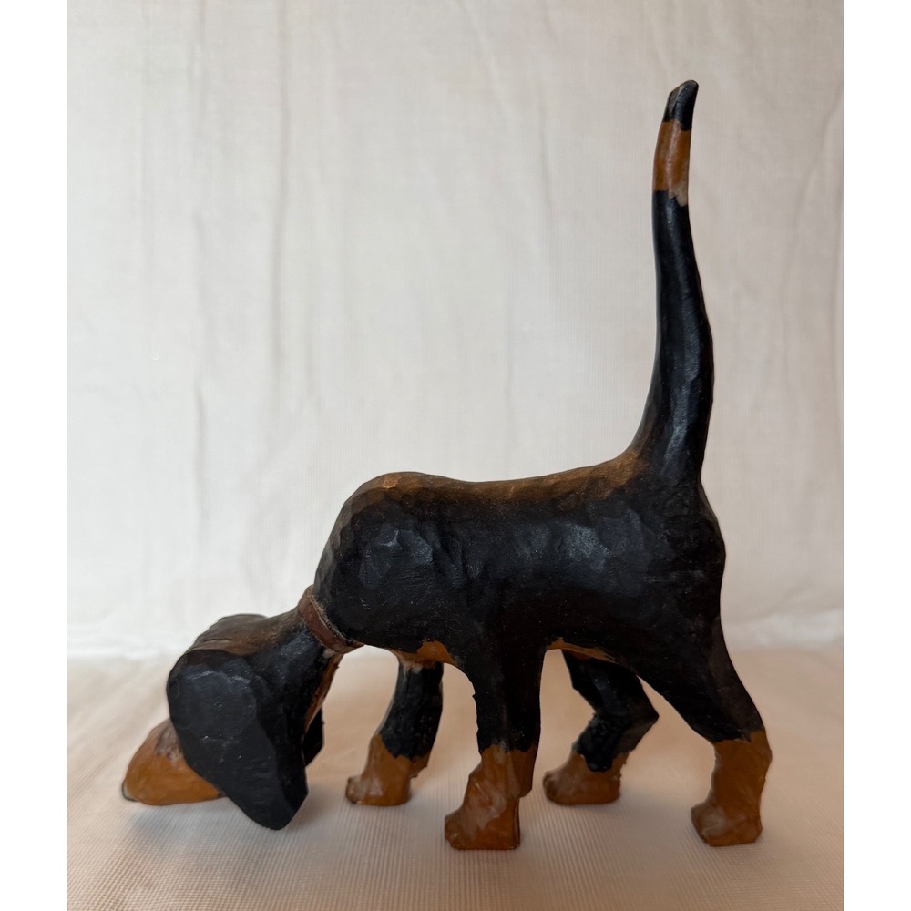 Vintage Hound Dog Figurine Black Brown Rustic Wooden Dog Desk Decor‎